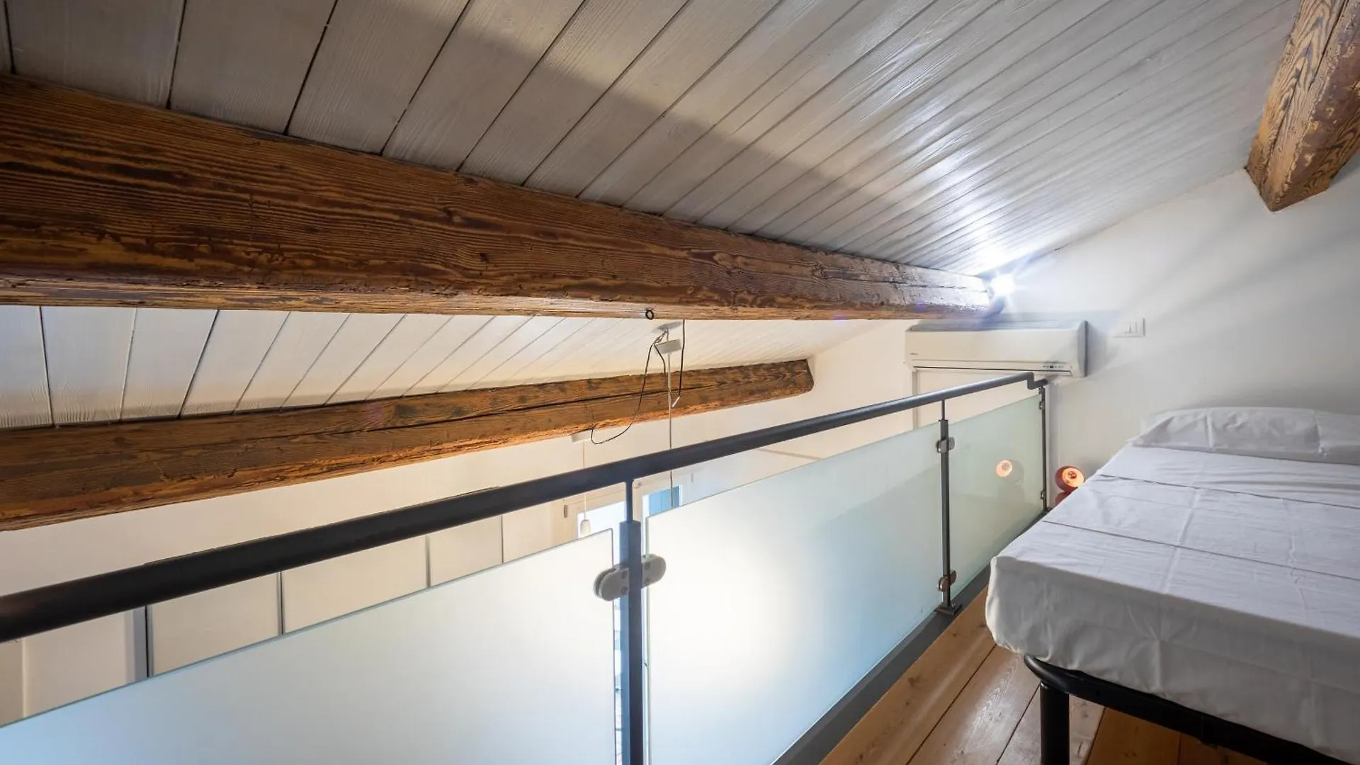 Elegant Loft - Vicenza Center 아파트