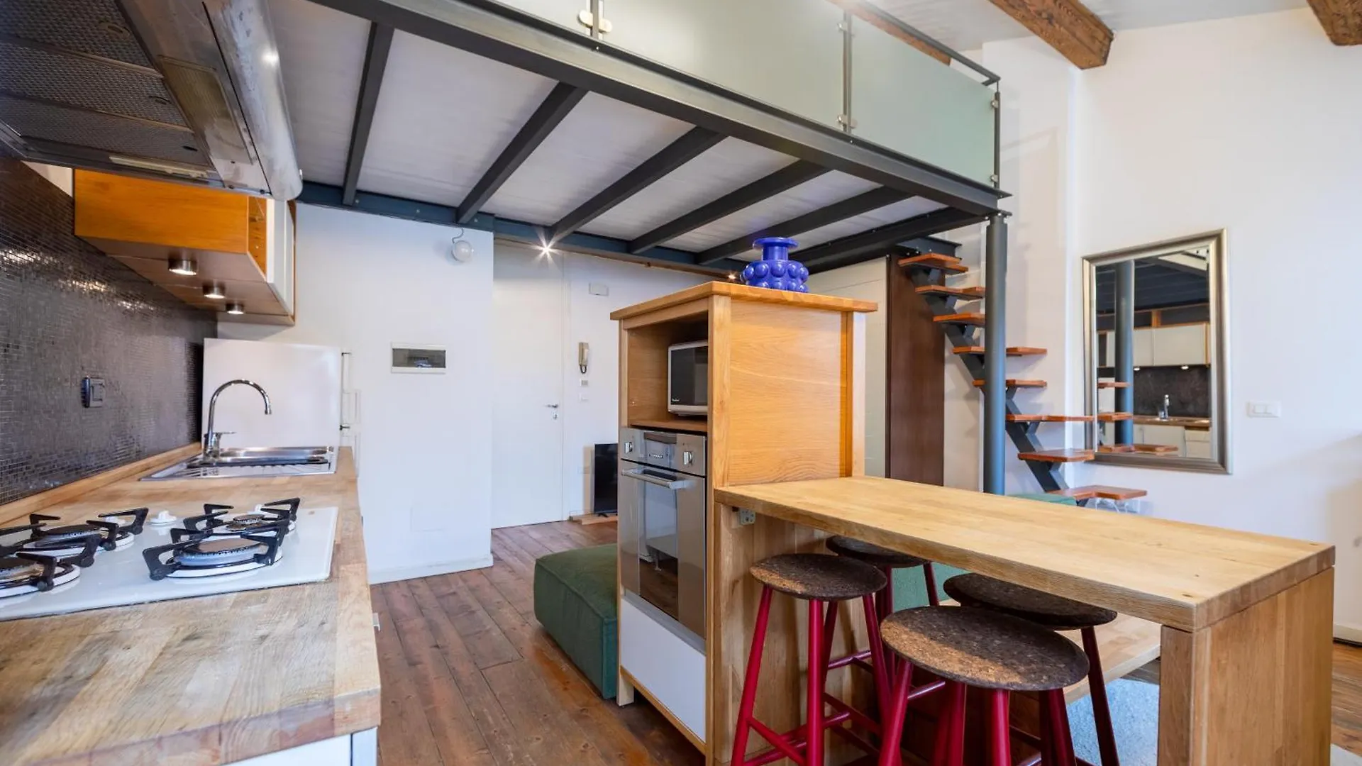 Elegant Loft - Vicenza Center 아파트 0*,